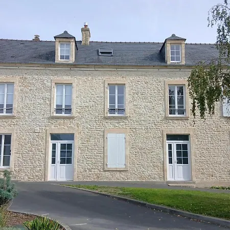 Les Pensees - Duplex Tres Confortable 2 Chambres, 1 Salle De Bain 2 Wc 1Er Etage D'Une Maison Parking Public En Face A 1 Km Bayeux 15 Km De La Mer Proche Plages Du Debarquement Saint-Vigor-le-Grand