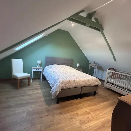 Apartment Les Pensees - Duplex Tres Confortable 2 Chambres, 1 Salle De Bain 2 Wc 1Er Etage D'Une Maison Parking Public En Face A 1 Km Bayeux 15 Km De La Mer Proche Plages Du Debarquement Saint-Vigor-le-Grand