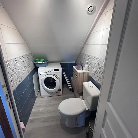 Apartment Les Pensees - Duplex Tres Confortable 2 Chambres, 1 Salle De Bain 2 Wc 1Er Etage D'Une Maison Parking Public En Face A 1 Km Bayeux 15 Km De La Mer Proche Plages Du Debarquement *