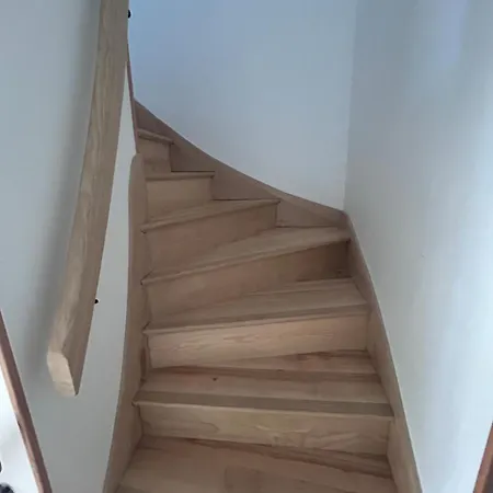 Apartment Les Pensees - Duplex Tres Confortable 2 Chambres, 1 Salle De Bain 2 Wc 1Er Etage D'Une Maison Parking Public En Face A 1 Km Bayeux 15 Km De La Mer Proche Plages Du Debarquement *