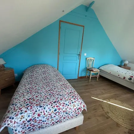 Les Pensees - Duplex Tres Confortable 2 Chambres, 1 Salle De Bain 2 Wc 1Er Etage D'Une Maison Parking Public En Face A 1 Km Bayeux 15 Km De La Mer Proche Plages Du Debarquement * Saint-Vigor-le-Grand