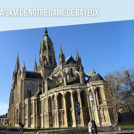 Apartment Les Pensees - Duplex Tres Confortable 2 Chambres, 1 Salle De Bain 2 Wc 1Er Etage D'Une Maison Parking Public En Face A 1 Km Bayeux 15 Km De La Mer Proche Plages Du Debarquement